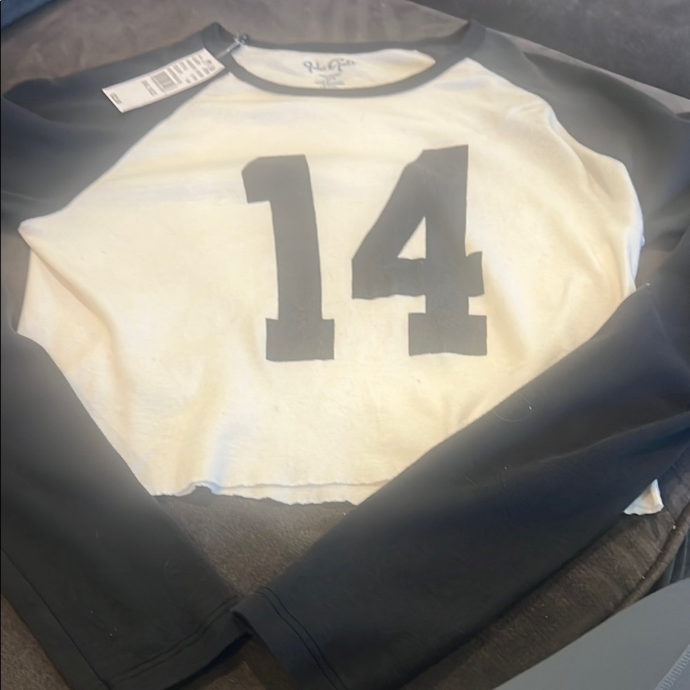 Brandy Melville Cropped Raglan Crop Top